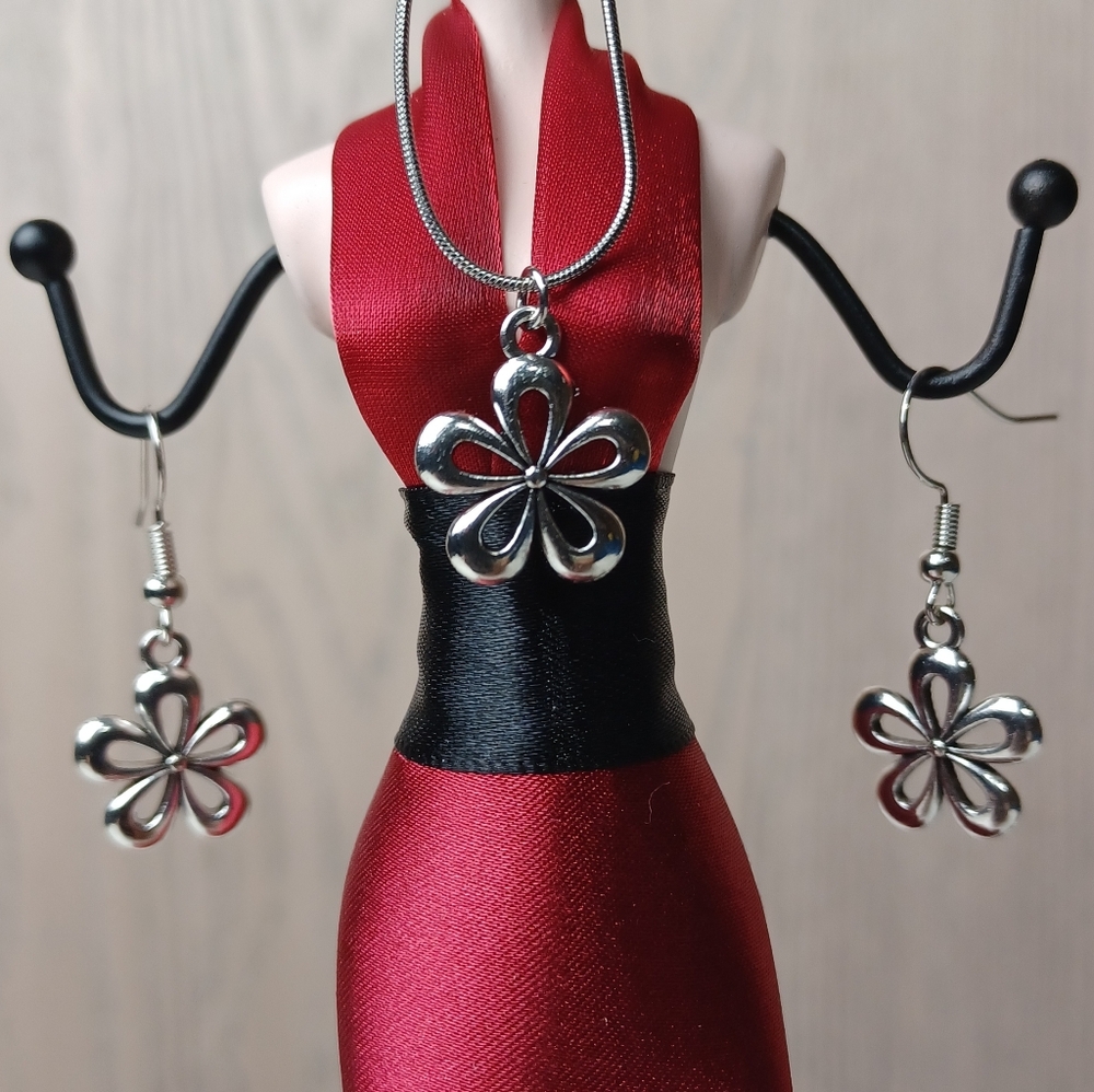 3pcs Vintage Floral Jewelry Set - Elegant Stainless Steel Necklace & Earrings